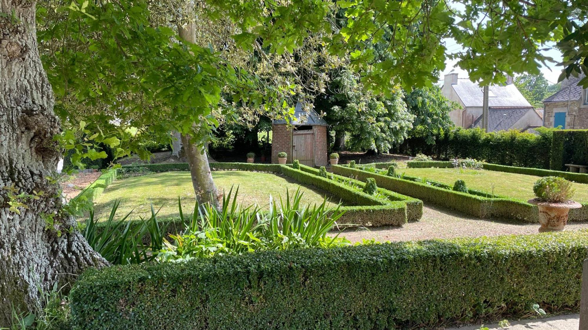 Le Manoir De La Bigotiere Bed & Breakfast Pleslin-Trigavou Exterior photo